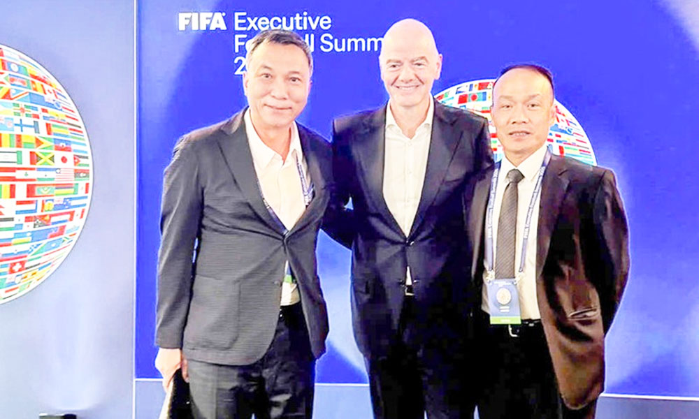 Viet Nam promotes international cooperation at FIFA Summit